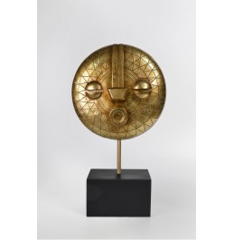 SİYAH TABAN ÜZERİNE GOLD REÇİNE MASKE 56CM