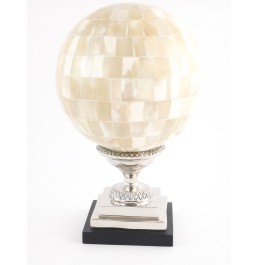 NİKEL STAND ÜZERİNDE BEYAZ KEMİK TOPU 20X32,5CM NİKEL STAND ÜZERİNDE BEYAZ KEMİK TOPU 20X32,5CM