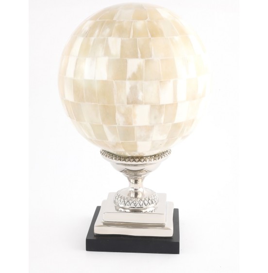 NİKEL STAND ÜZERİNDE BEYAZ KEMİK TOPU 20X32,5CM