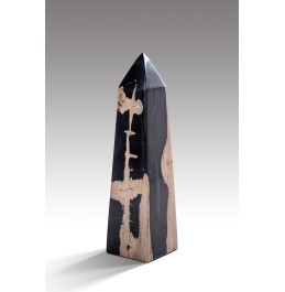 TAŞLANMIŞ AHŞAP PİRAMİT NESNE 8x8x30CM