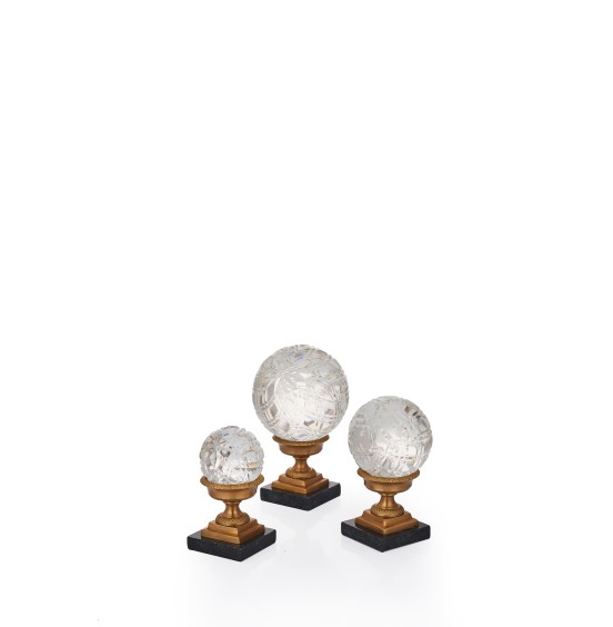 MERMER TABAN ÜZERİNDE MERMER PİRİNÇ 3 KRİSTAL KÜRE SET